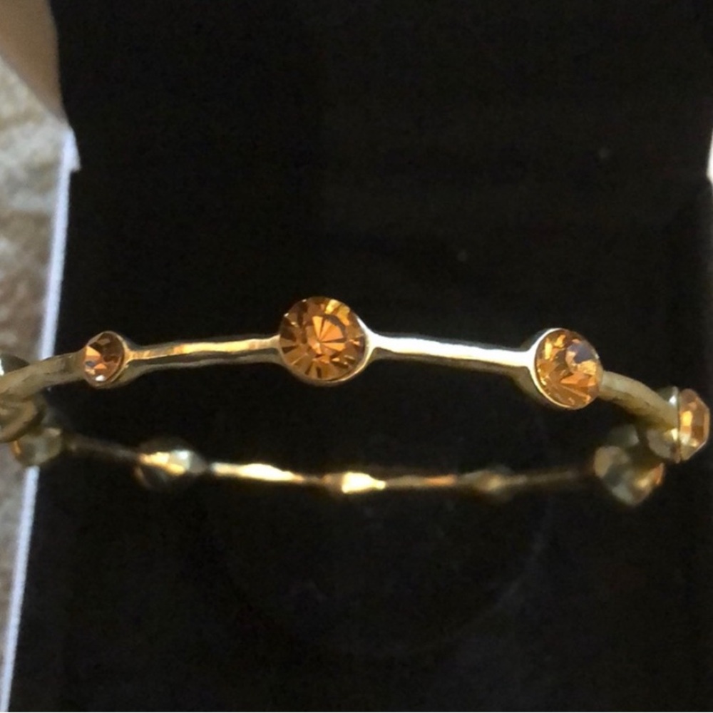 Elegant Gold Bangle Set - Picture 5 of 7